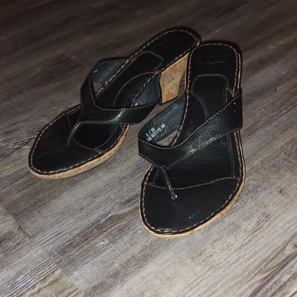 Born black cork wedge heel sandals Sz 8 EUC